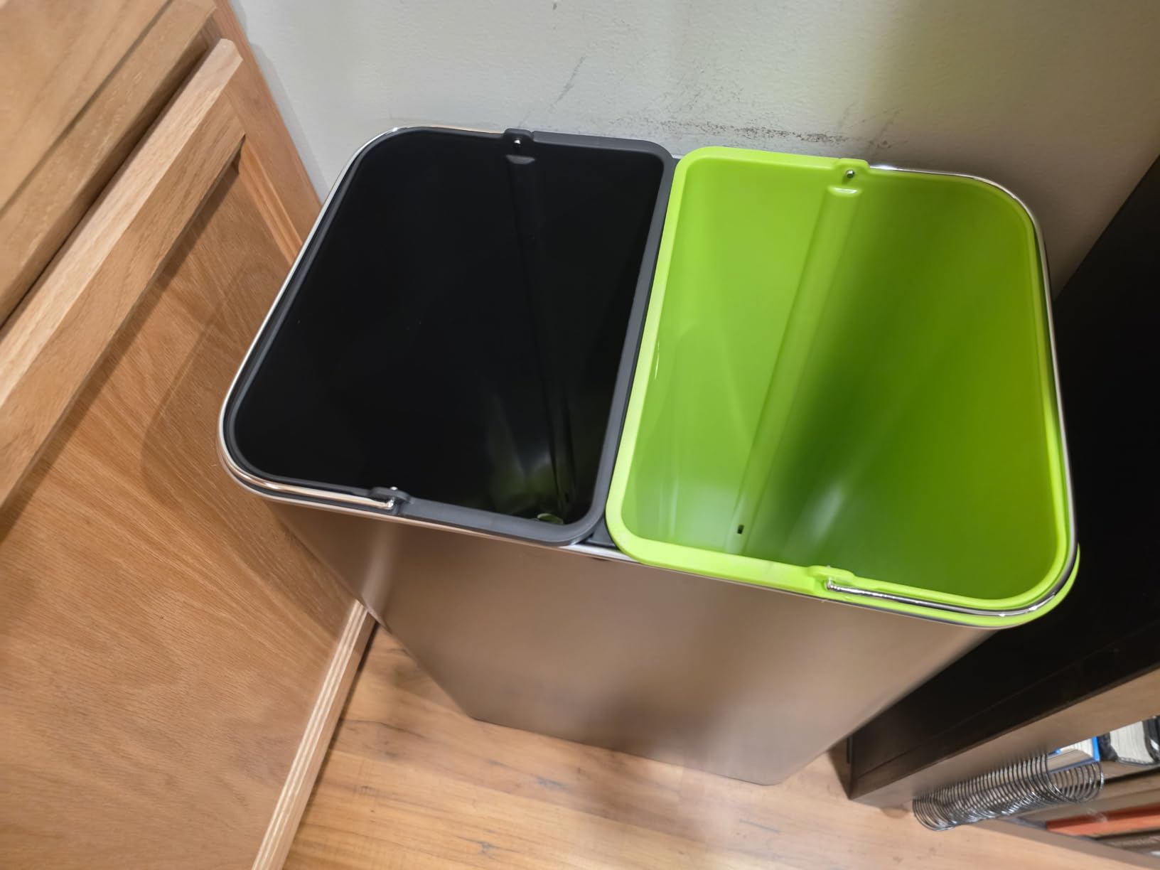 EKO Econova 30L+30L Dual Compartment Motion Sensor Trash Can,16 Gallon Automatic Kitchen and Recycling Bin, Soft-Close Lid, Stainless Steel Garbage Bin, 2 Inner Buckets, Matte Black customer photo 2
