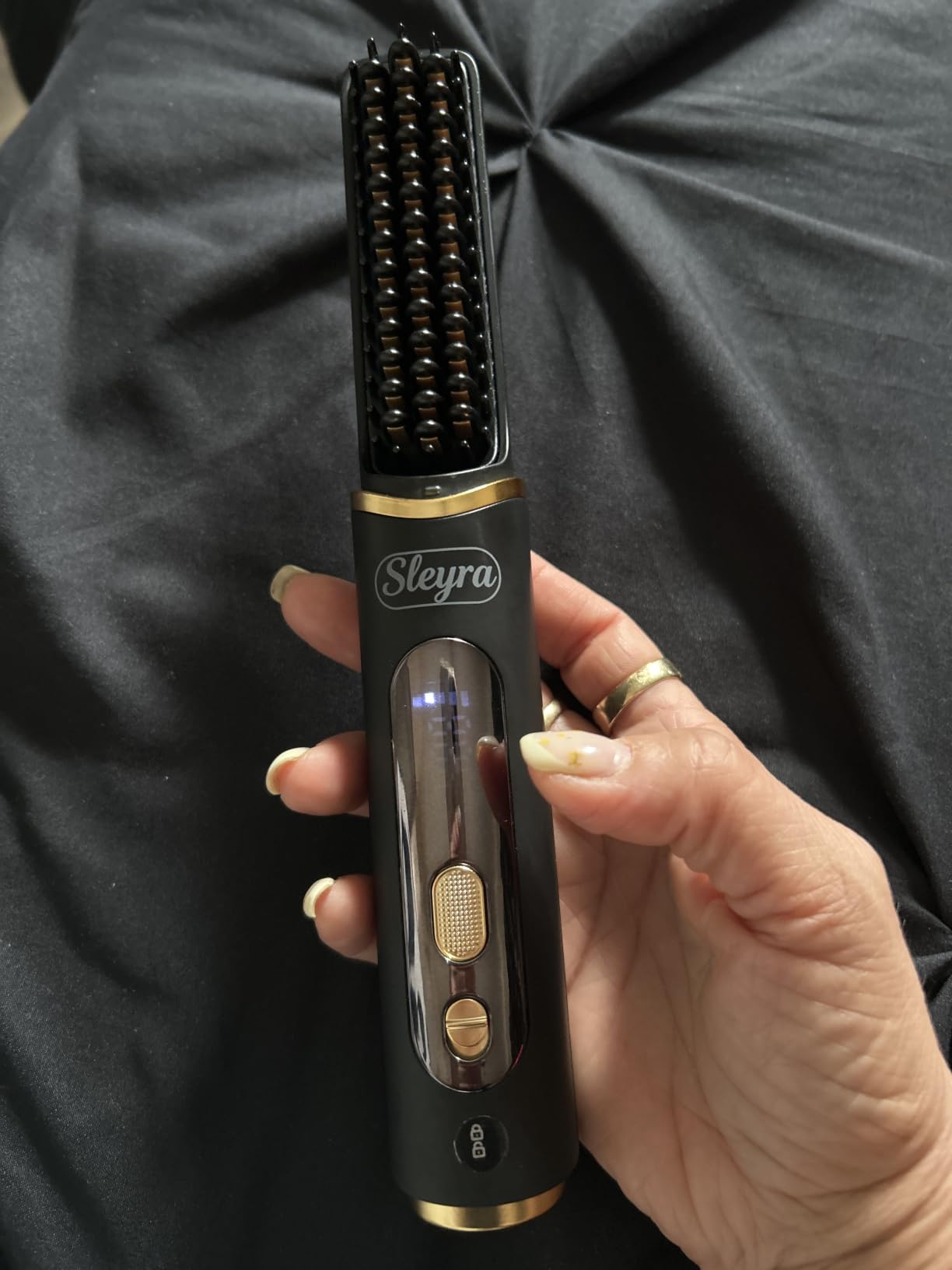 Cordless Hair Straightener Brush, Negative Ionic Hot Comb for Women Travel customer photo 2