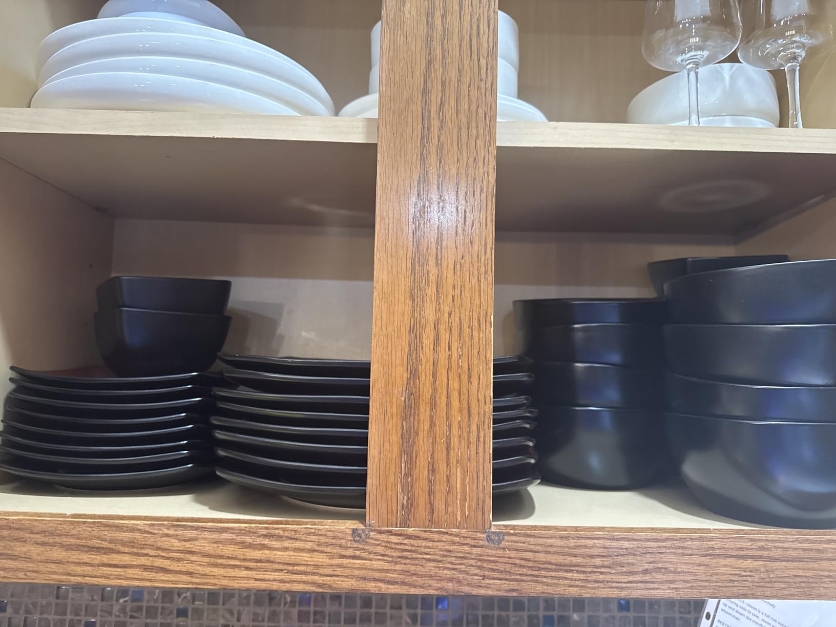Gibson Elite Island Bay 12-Piece New Bone China Dinnerware Set Service for 4, Reactive Glaze Plates and Bowls, Dishwasher and Microwave Safe, Black and Cream customer photo 2