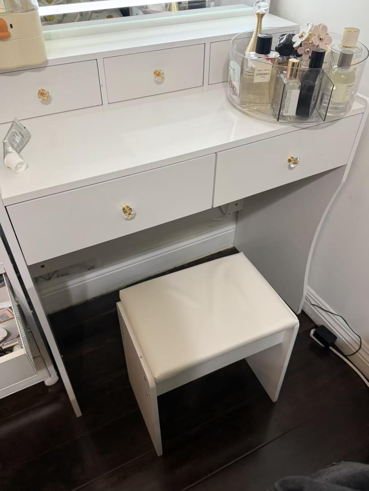COMHOMA Vanity Desk with LED Lights Mirror & Power Outlet, Small Makeup Vanity Table Set with 5 Storage Drawers, 3 Lighting Modes & Adjustable Brightness, Dressing Table for Women Girls Bedroom, White customer photo 2