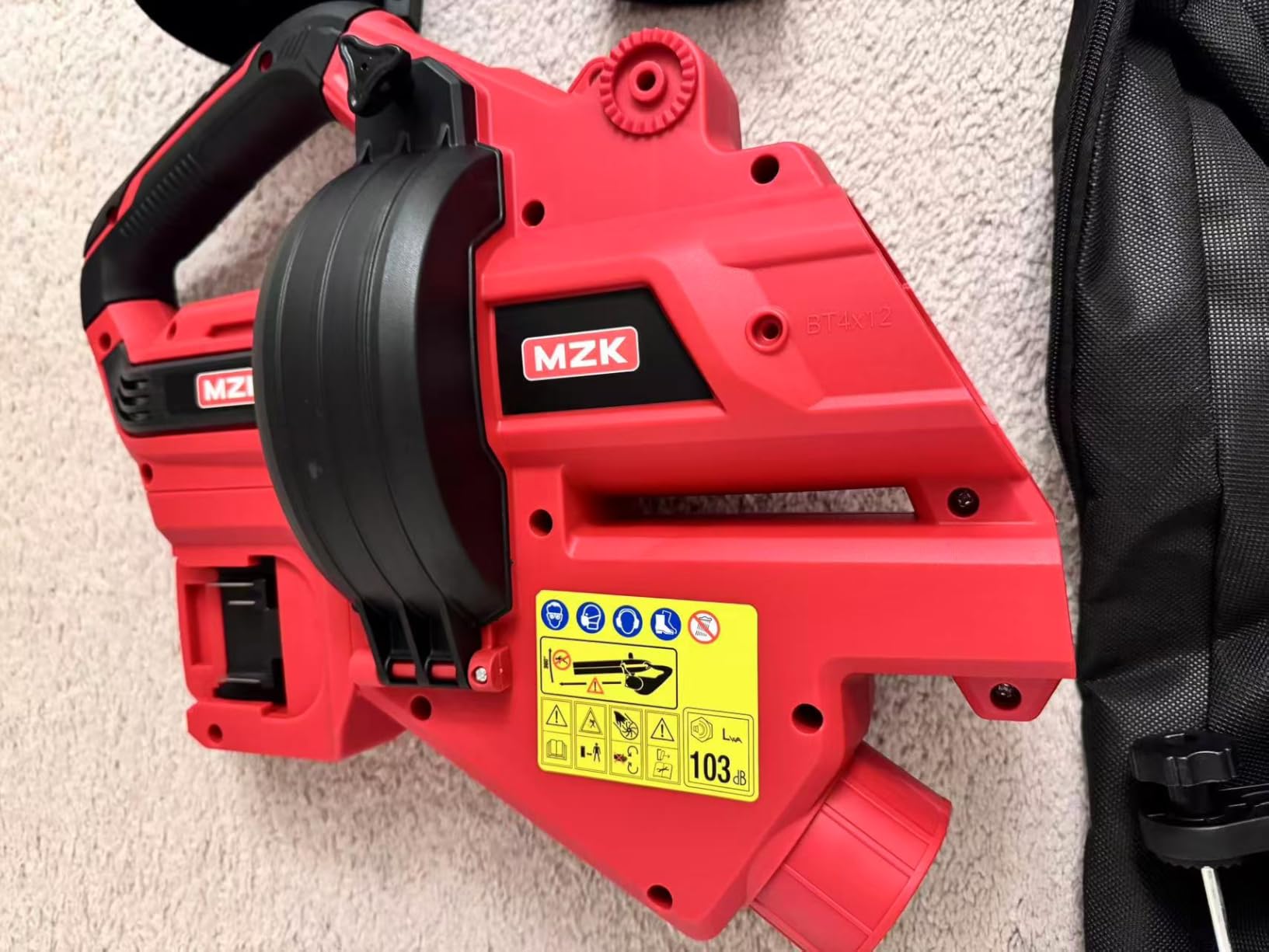 MZK 40V Leaf Vacuum Mulcher, 600 CFM Cordless Blower, Red customer photo 1