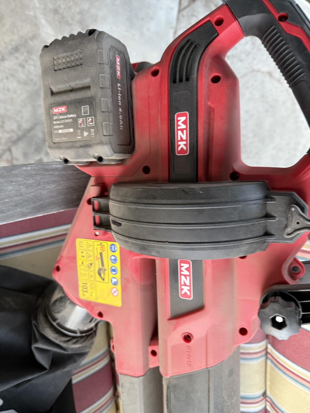 MZK 40V Leaf Vacuum Mulcher, 600 CFM Cordless Blower, Red customer photo 2