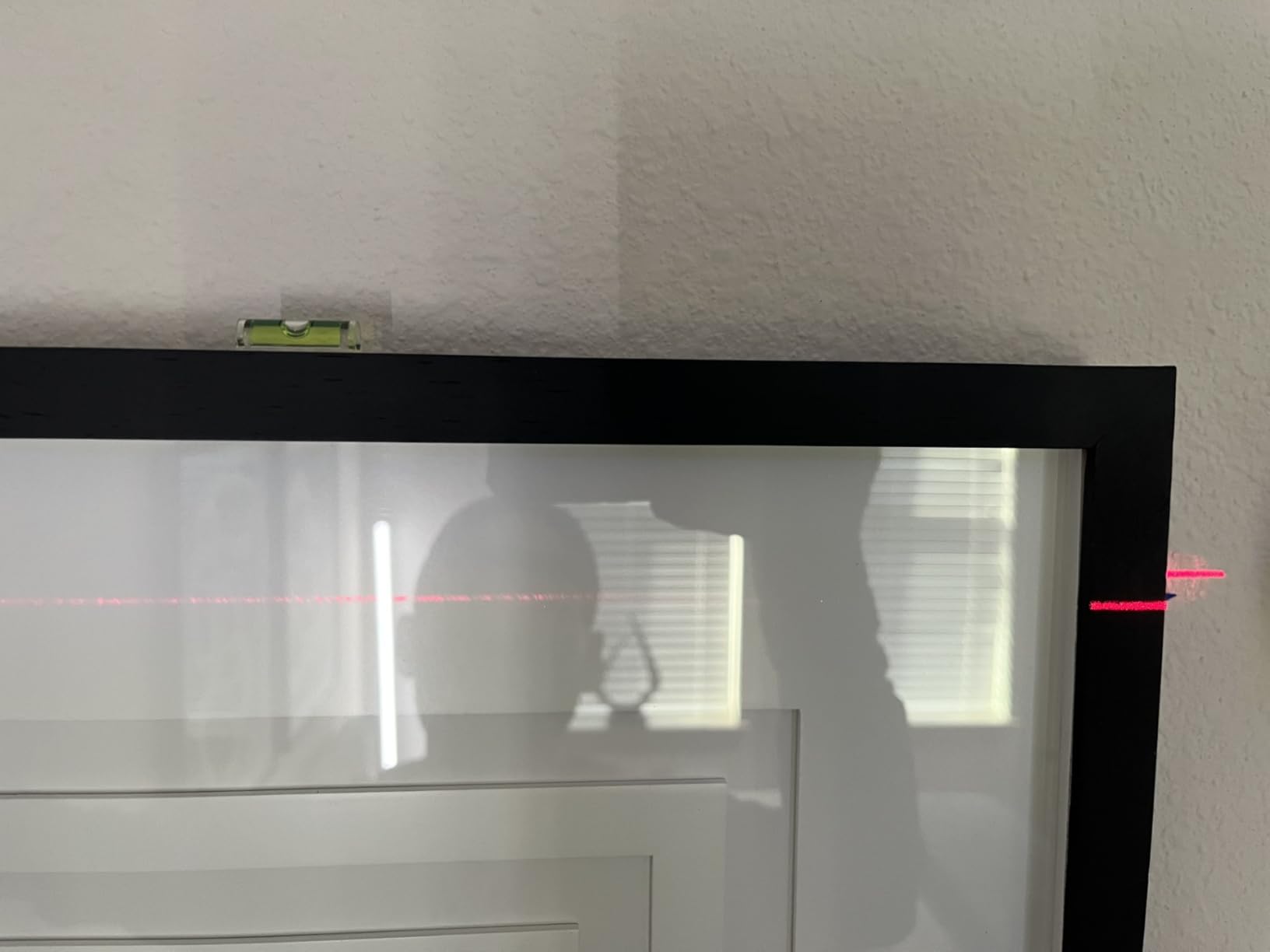 BLACK+DECKER Laser Level, Self-Leveling, 360 Degree Wall Attachment, AA Batteries Included (BDL220S), 7.25 x 7 x 2.5 inches customer photo 1