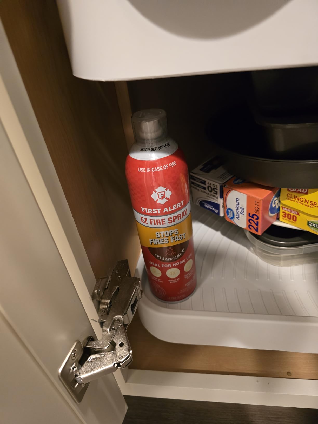 First Alert EZ Fire Spray, Extinguishing Aerosol Spray customer photo 1