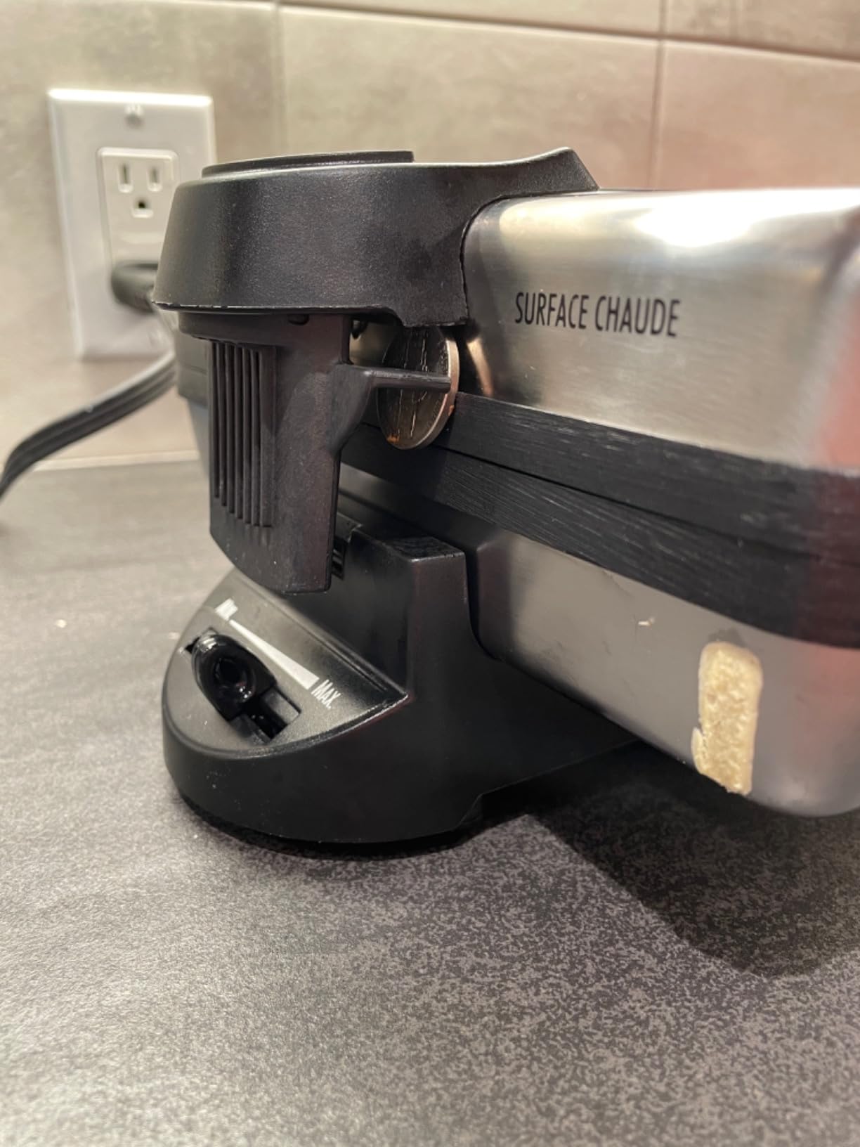 Hamilton Beach Belgian Waffle Maker with Shade Control customer photo 1