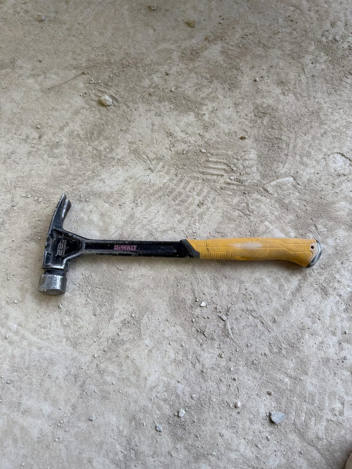 DEWALT DWHT51064 22 Oz. Framing Hammer customer photo 1