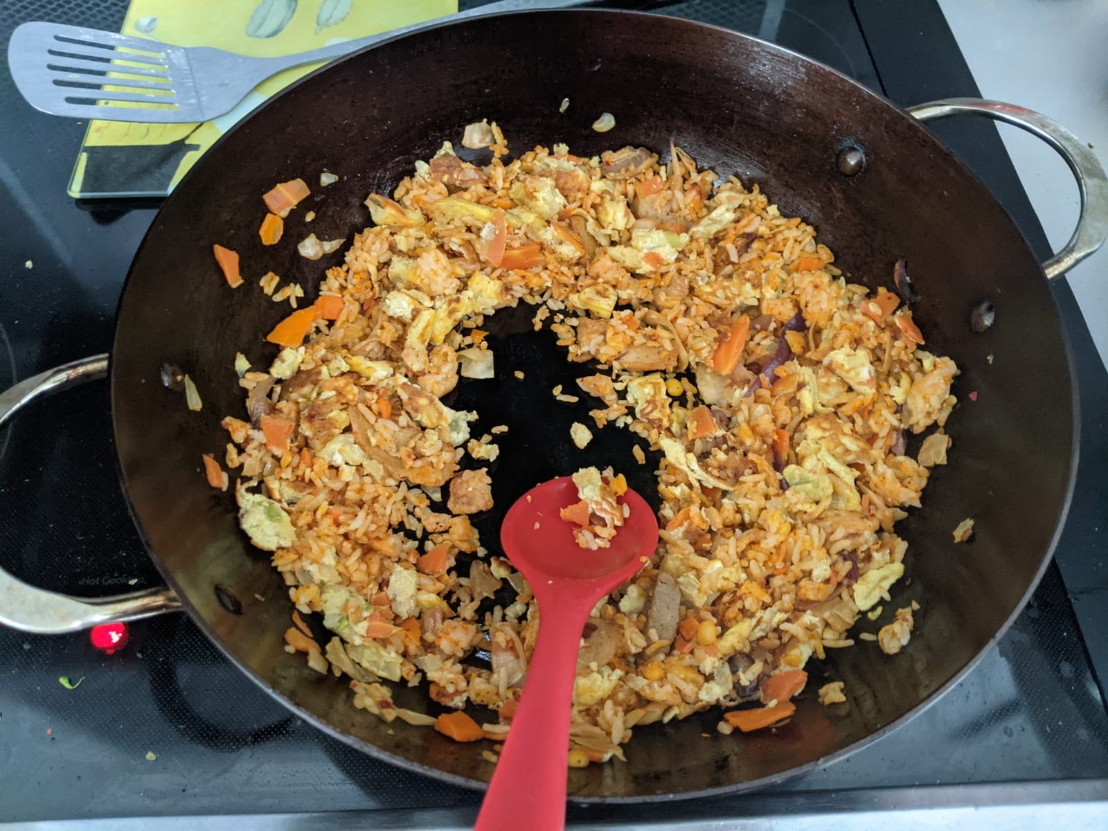 de Buyer MINERAL B Carbon Steel Country Fry Pan with 2 Handles - 12.5” Diameter, 8.9” Cooking Surface - Ideal for Sauteing, Simmering, Deep & Stir Frying - Naturally Non-Stick Finish - Made in France customer photo 1