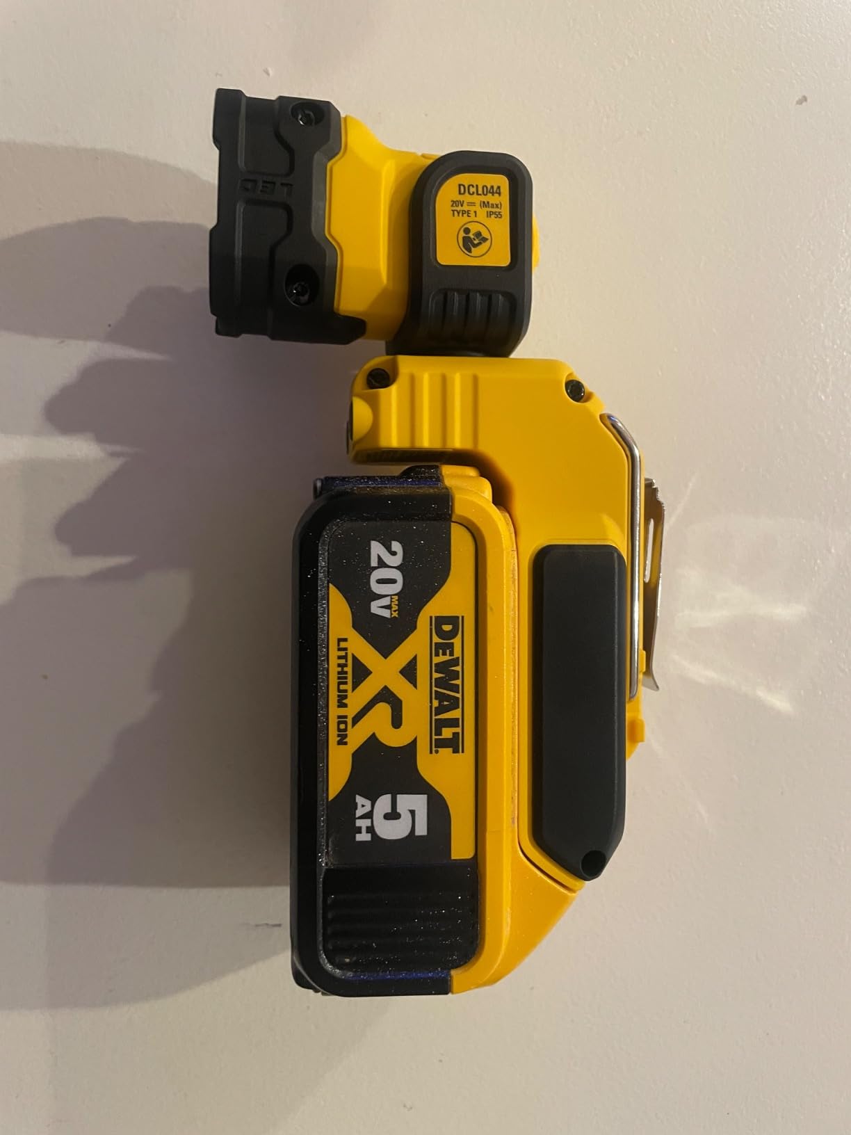 DEWALT 20V MAX LED Work Light Rechargeable, LED Flashlight, Magnetic Flashlight, Freestanding and Clip-On Light, 360 degree pivoting Head, Tool Only (DCL044) customer photo 1