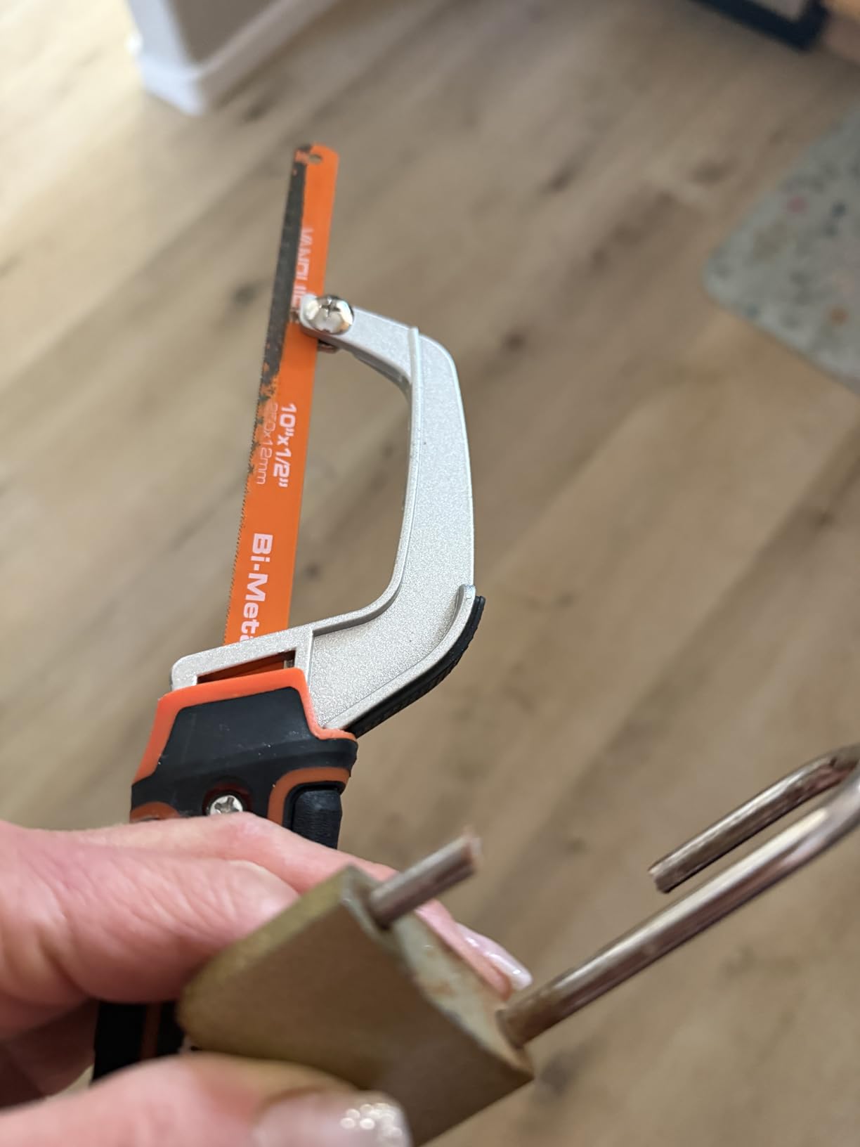VANQUISH Hacksaw, Compact Hand Operating Hack Saw with 10 Inch Aluminum Frame, Bi-Metal HSS Blades, Suitable for Wood and Metal Mini Hacksaw 4851 customer photo 1