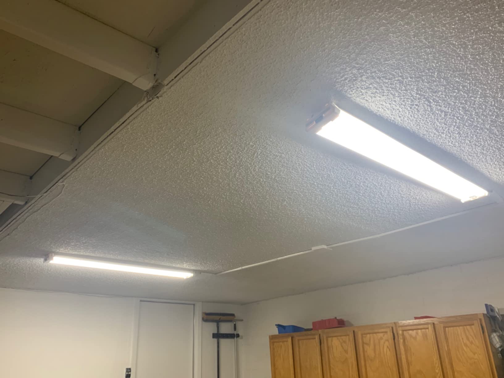 LEONLITE 2-Pack 4FT Motion Sensor LED Utility Shop Light, 40W, 5000K customer photo 2