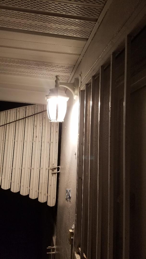 Maxxima LED Black Outdoor Wall Light, 580 Lumens 3000K, Dusk to Dawn Sensor customer photo 2