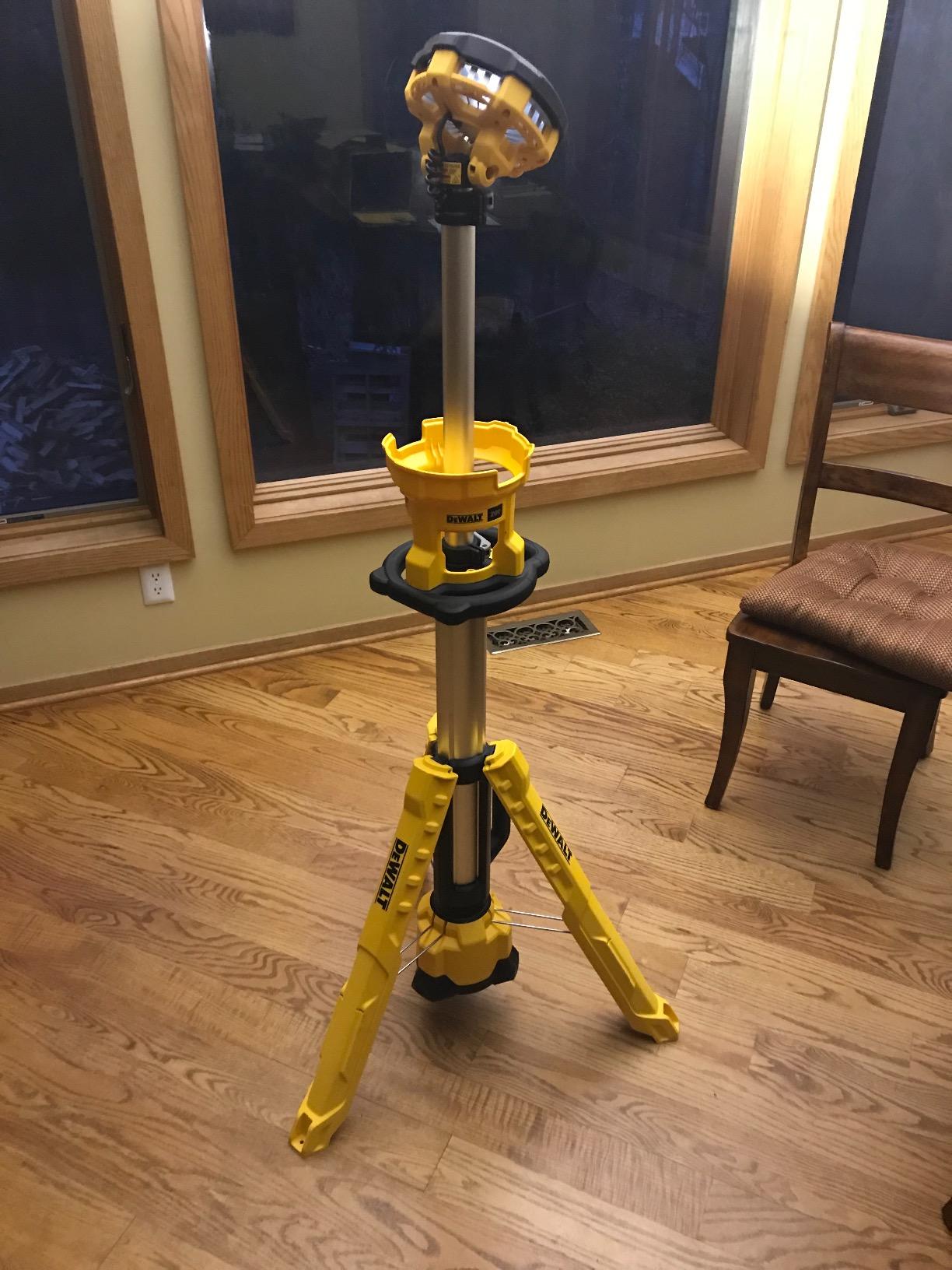 DEWALT 20V MAX LED Work Light with Stand, Tripod Light, 3000 Lumens of Brightness with 3 Modes, Tool Only (DCL079B) customer photo 1
