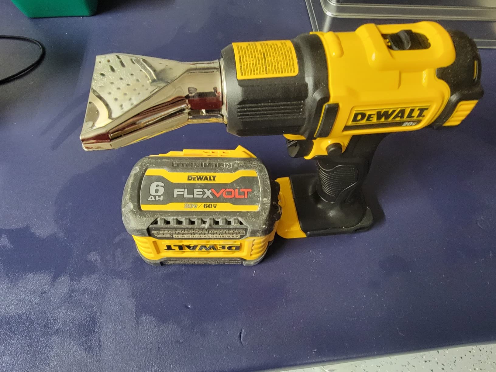 DEWALT 20V MAX Heat Gun, Cordless, Up to 990 Degrees, 42 Minutes of Run Time, LED Light, Heatgun with Flat and Hook Nozzle Attachments,Tool Only (DCE530B) customer photo 1