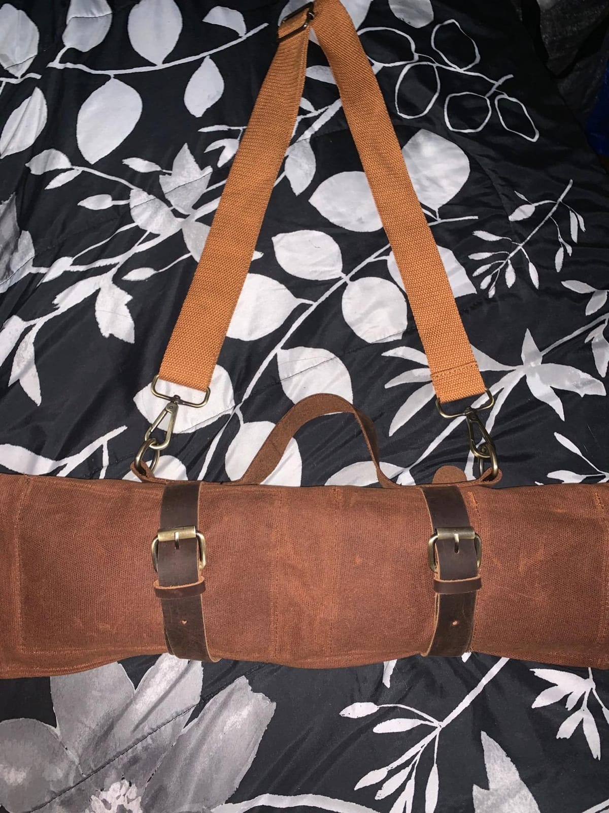 Large Chef’s Knife Roll Bag,Heavy Duty Waxed Canvas Knife Carrier,11 Pockets Kitchen Cooking Tools Storage Case, Easily Carried By Shoulder Strap ForProfessional Chefs,Culinary School Students customer photo 1