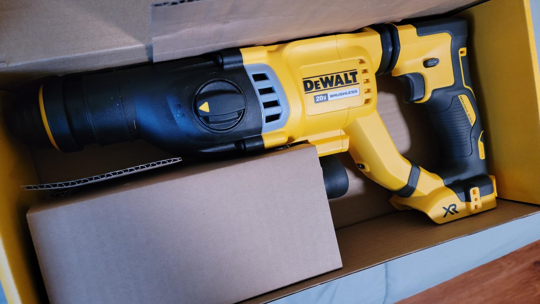DEWALT 20V MAX Rotary Hammer, SDS Plus, 1-1/8-Inch, Tool Only (DCH263B) customer photo 1