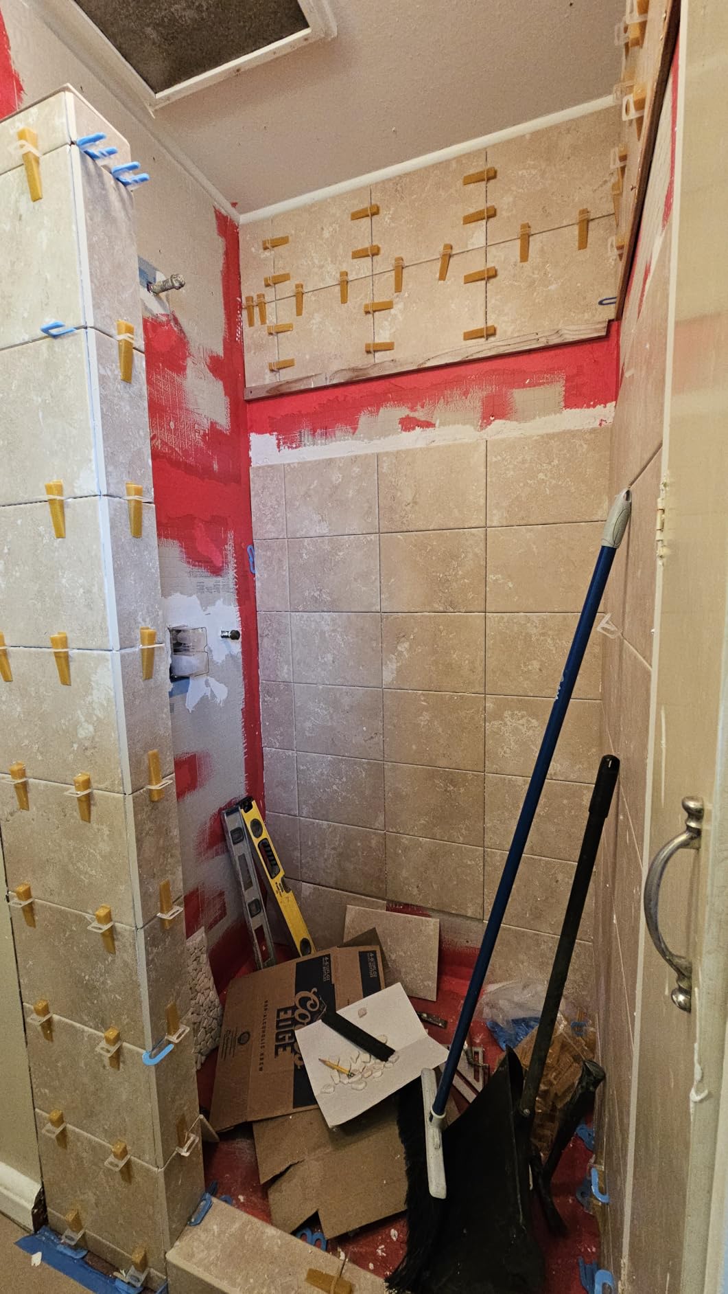 DGSL Tile Leveling System with Plier, 300 Tile Spacers 1/16