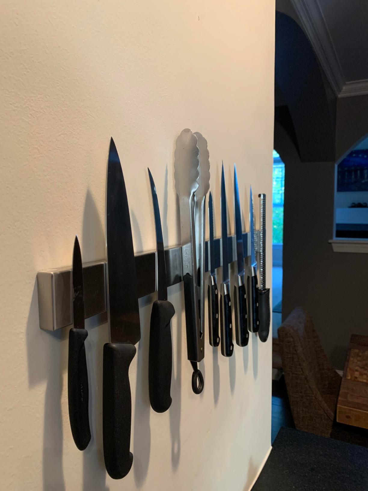 24 Inch Heavy-Duty Magnetic Knife Holder for Wall (Large Size) - Premium Stainless Steel Magnetic Knife Strip - Professional Space-Saving Knife Bar With Powerful Magnetic Pull Force (Upgraded Version) customer photo 2
