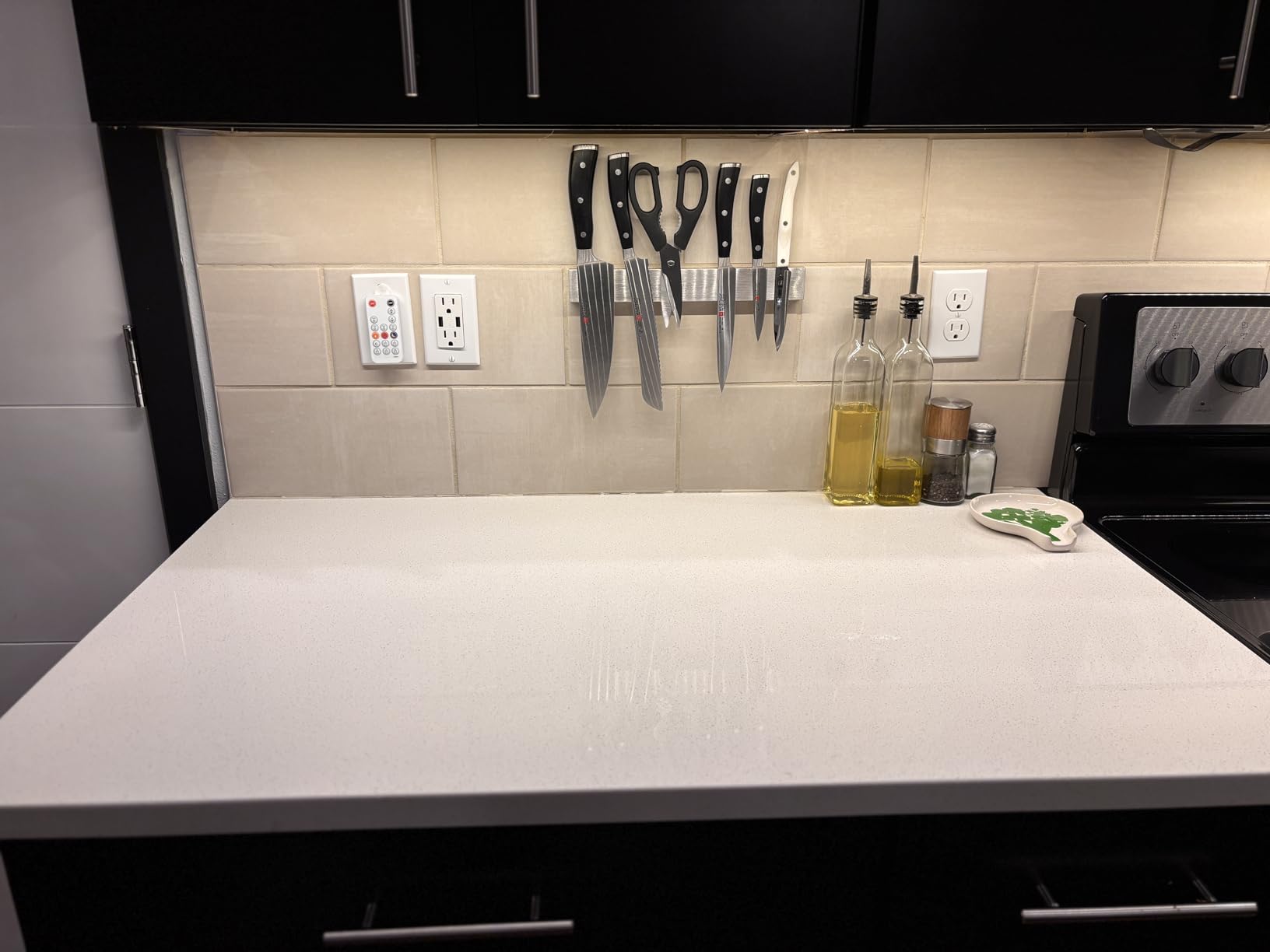 Ninonly 12 Inch Magnetic Knife Holder for Wall, Stainless Steel Knife Strip customer photo 2