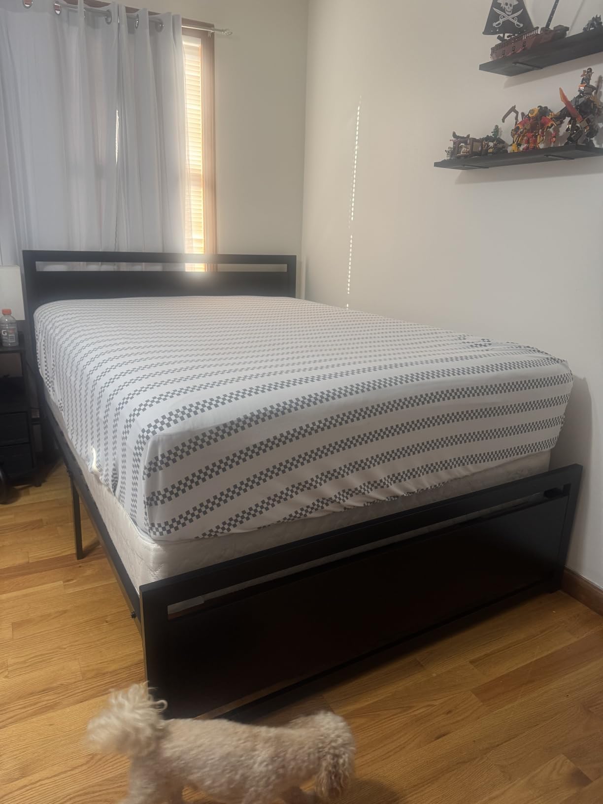 SHA CERLIN Heavy Duty Queen Size Bed Frame with Modern Headboard, Brown customer photo 2