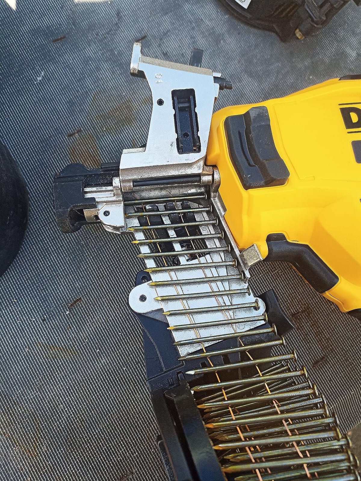 DeWalt 20V MAX 15 Degree Coil Battery Powered Roofing Nailer customer photo 1