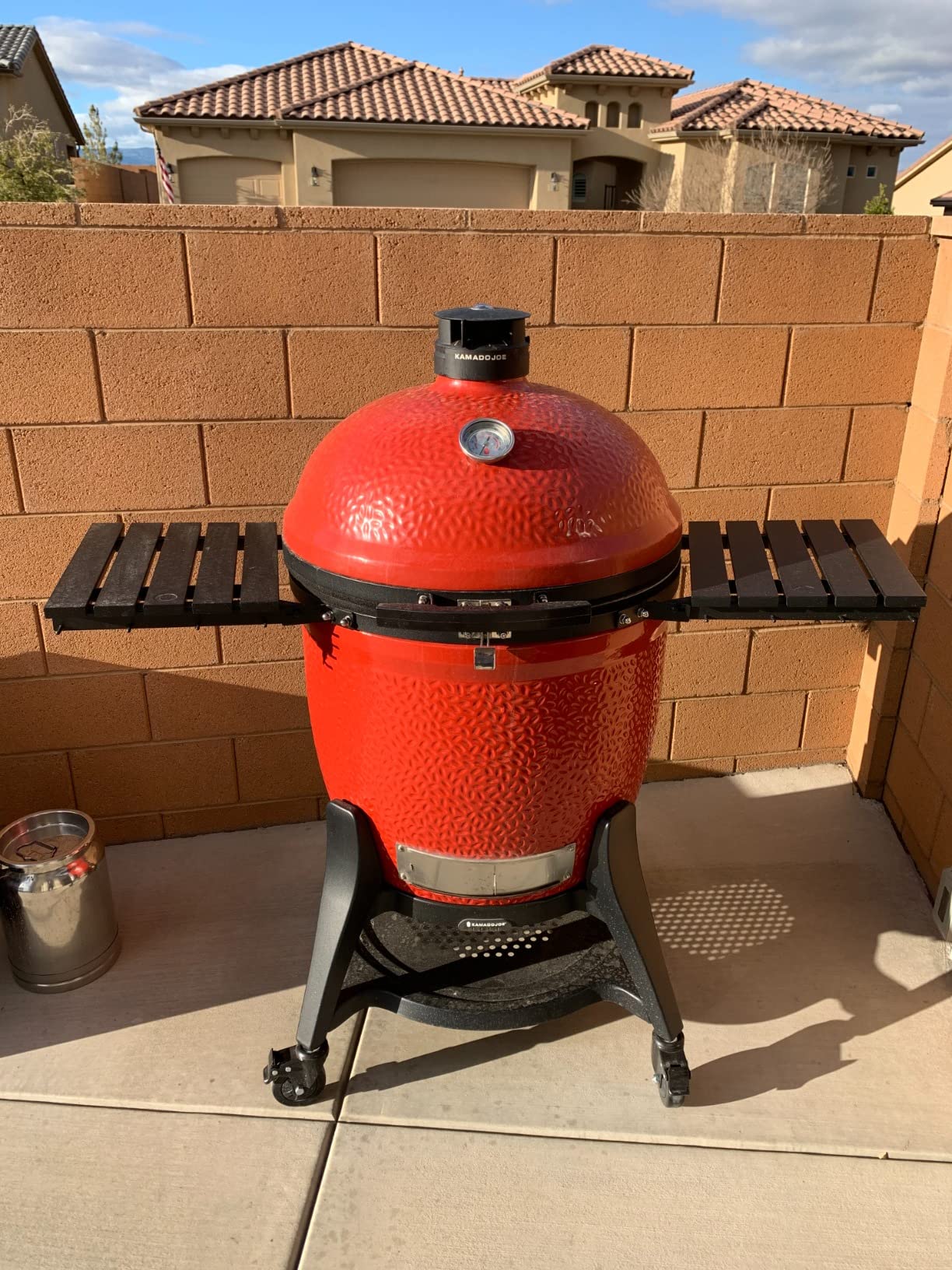 Kamado Joe Big Joe Series III 24-inch Ceramic Charcoal Grill and Smoker with Premium Cart, SloRoller Insert and 450 Cooking Square Inches in Red, Model KJ15041021 customer photo 2