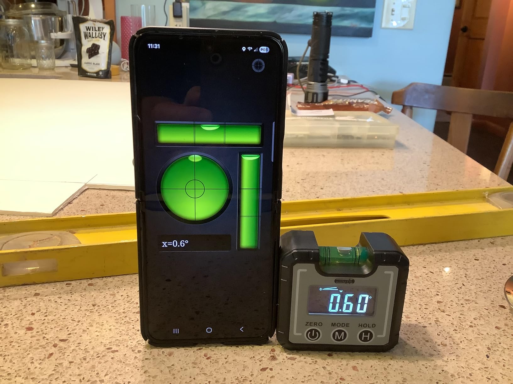 Digital Angle Gauge, Angle Finder Magnetic Digital Level Protractor, Table Saw Accessories with LCD Backlight Display Data Hold and V-groove & Magnetic Base customer photo 2