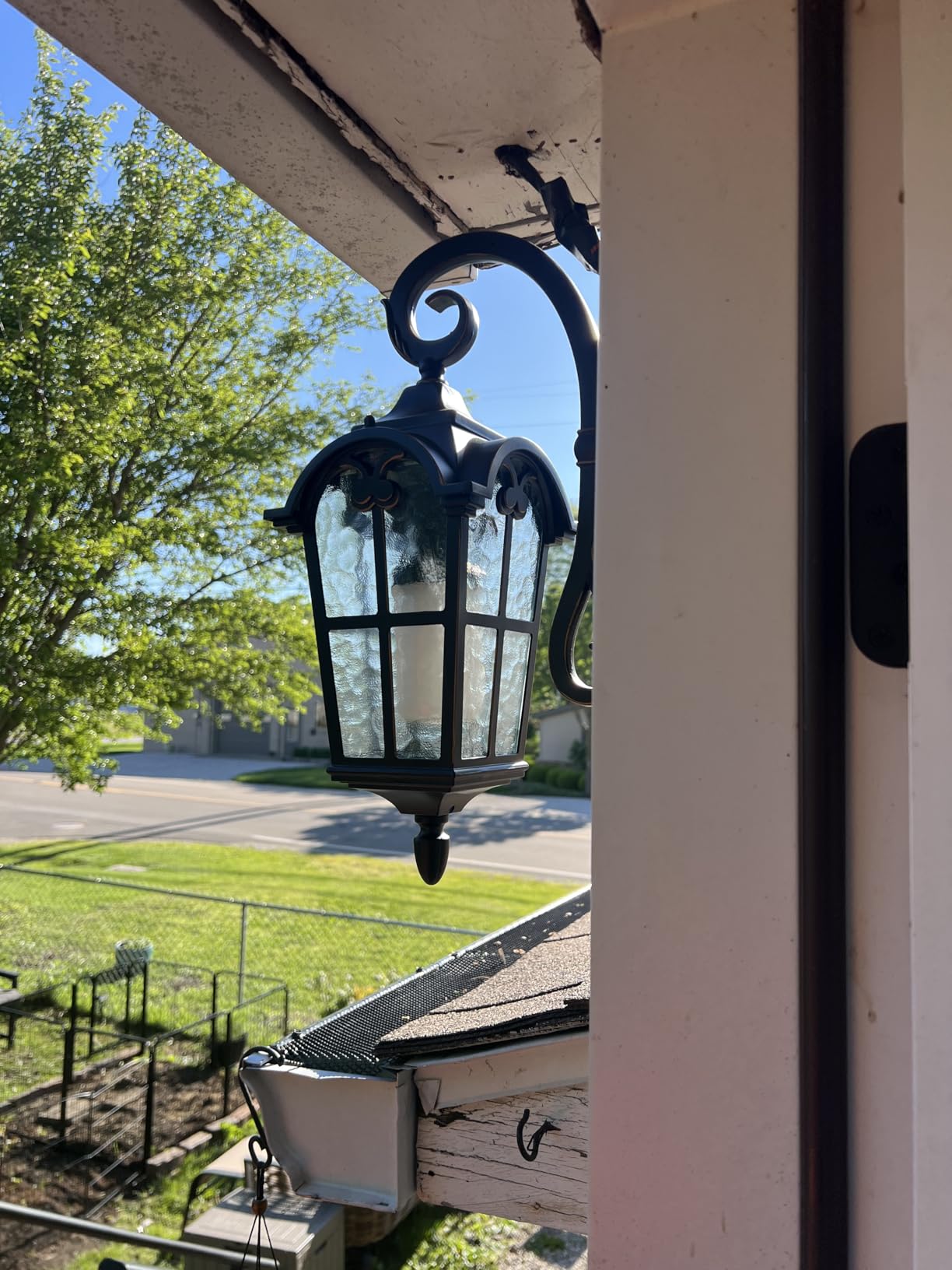DEWENWILS Dusk to Dawn Outdoor Wall Light 17.7 Inch Black Waterproof customer photo 2