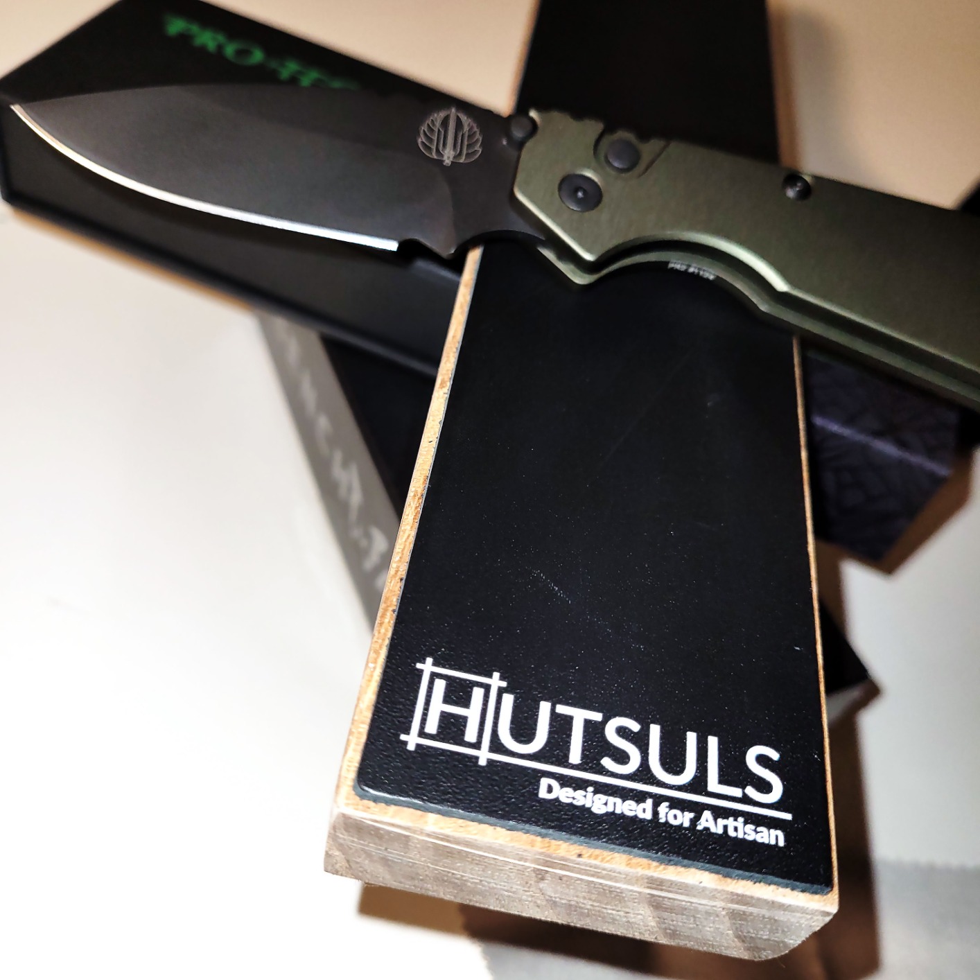 Hutsuls Double Sided Leather Strop Paddle Kit - Get Razor-Sharp Edges, Ergonomic Handle, Quality Honing Leather, and Step-by-Step Guide customer photo 1
