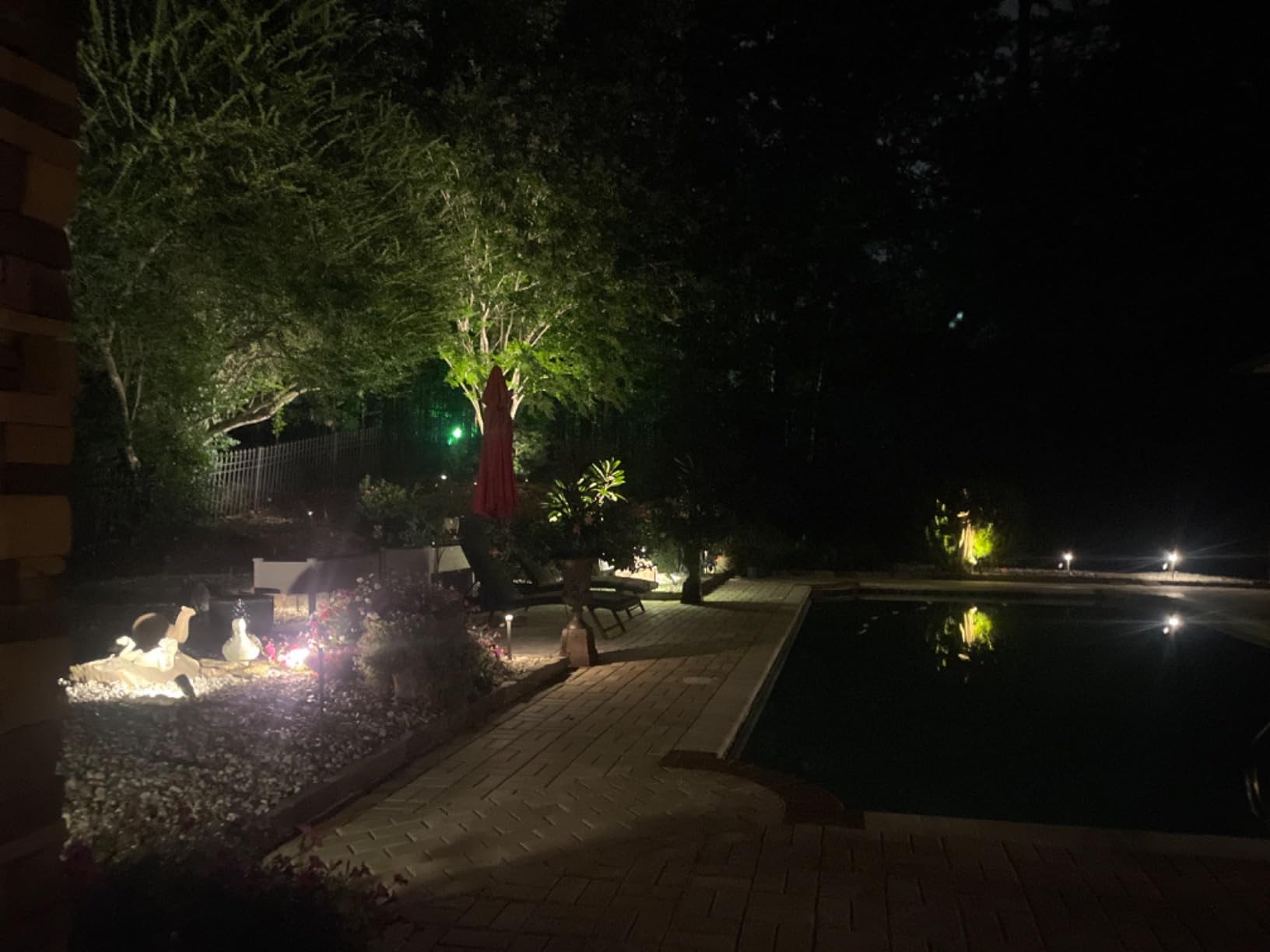 Lutron Caseta Smart Outdoor Plug for Lights and Motors (Smart Hub Required) customer photo 1