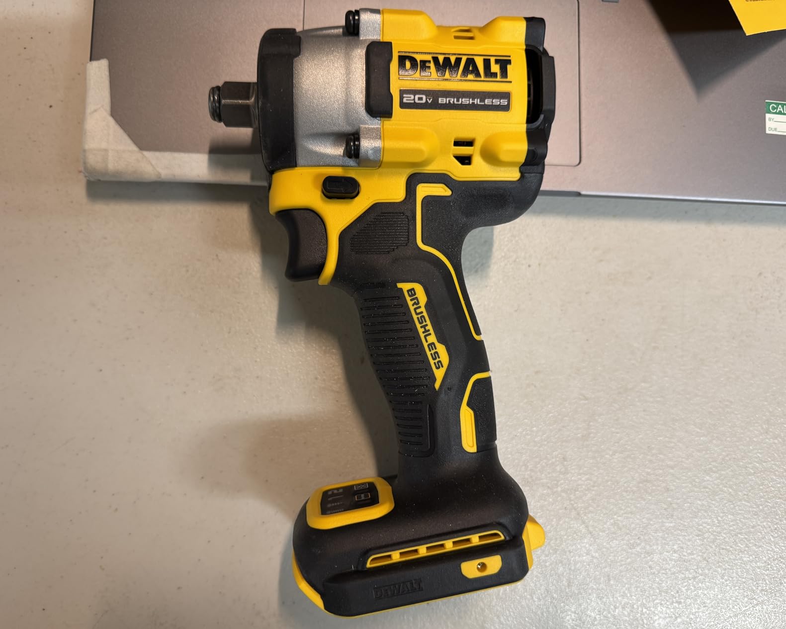 DEWALT ATOMIC 20V MAX* 1/2 in. Cordless Impact Wrench with Hog Ring Anvil (Tool Only) (DCF921B) customer photo 2