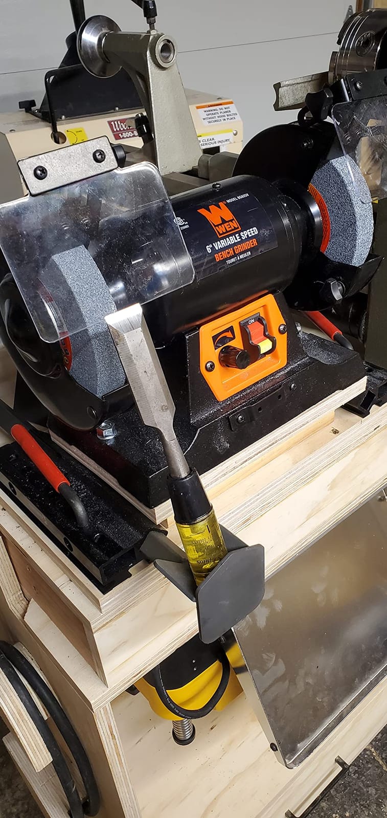 WEN BG625V 2.5-Amp 6-Inch Variable Speed Bench Grinder with Flexible Work Light , Black customer photo 1