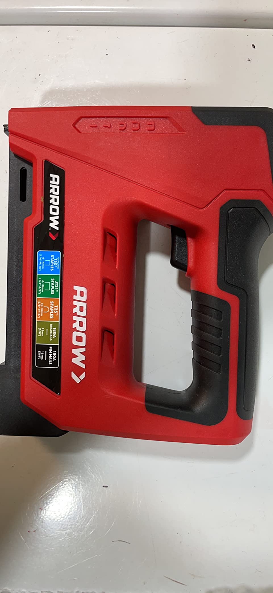 Arrow ET501C Cordless 5-In-1 Professional Staple and Nail Gun, Battery Powered Wire Stapler and Brad Nailer for Upholstery, Framing, Roofing, Crafts, Fencing, Cable, Black/Red customer photo 1