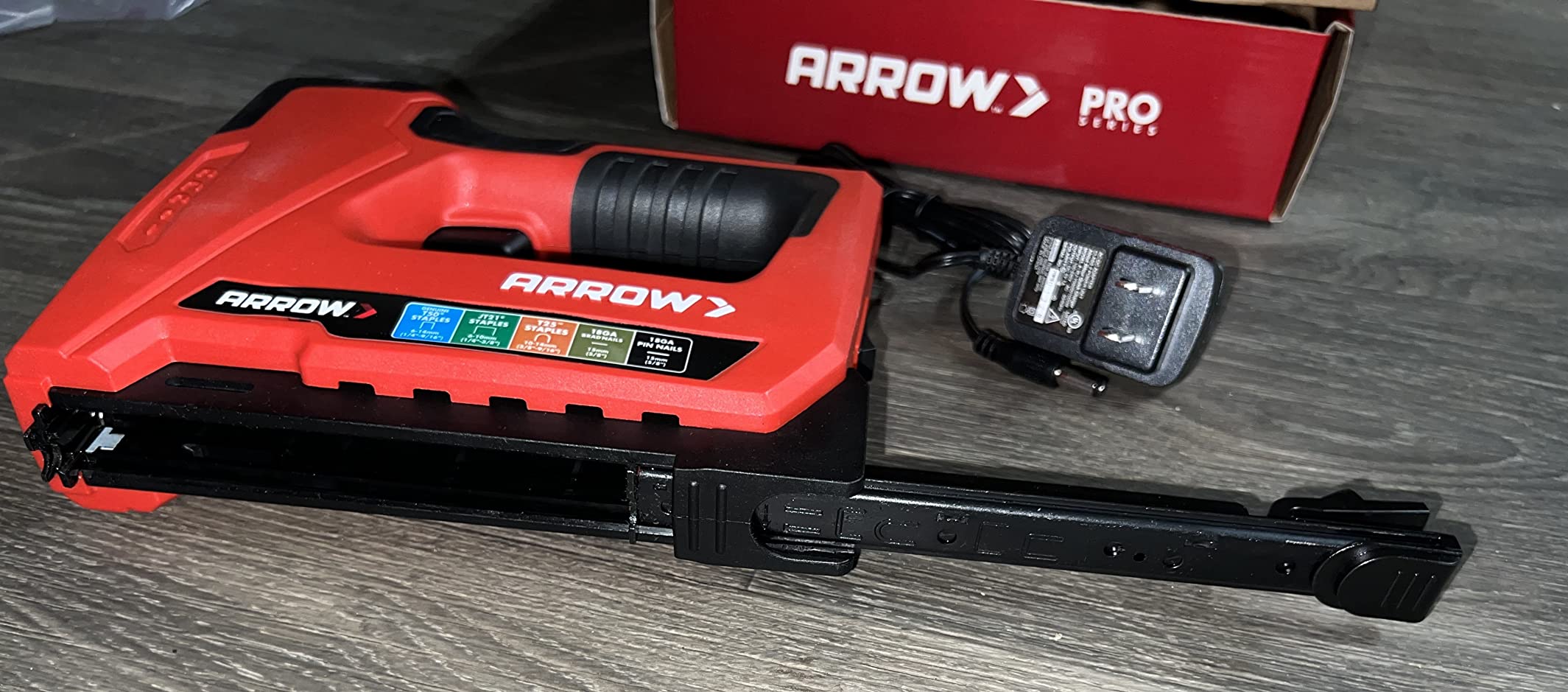 Arrow ET501C Cordless 5-In-1 Professional Staple and Nail Gun, Battery Powered Wire Stapler and Brad Nailer for Upholstery, Framing, Roofing, Crafts, Fencing, Cable, Black/Red customer photo 2
