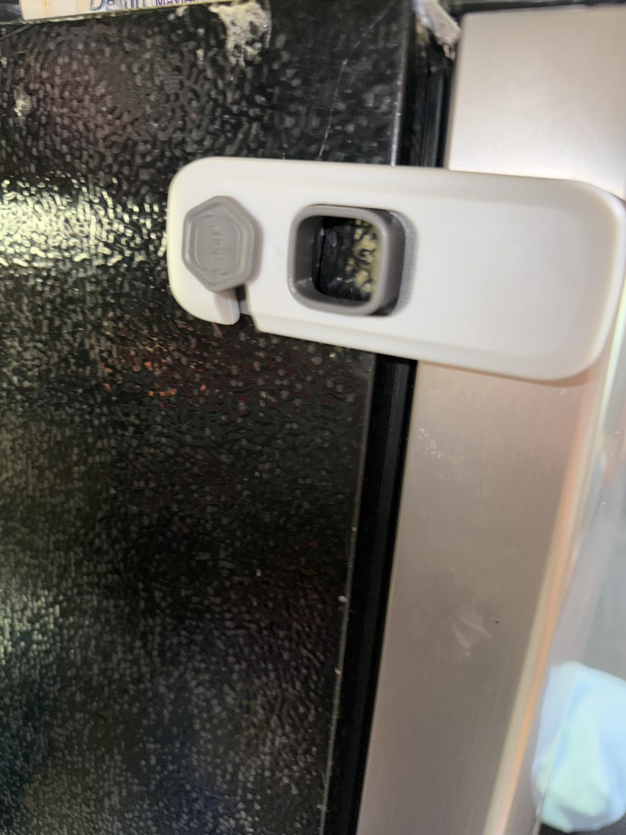 5 Pack Child Proof Refrigerator Lock, QYESWHSR Fridge Locks for Kids with Sticky Adhesive Pads, Child Safety Locks for Doors, RV Refrigerator, Oven Lock Child Safety Baby Cabinet Locks - Grey Updated customer photo 1