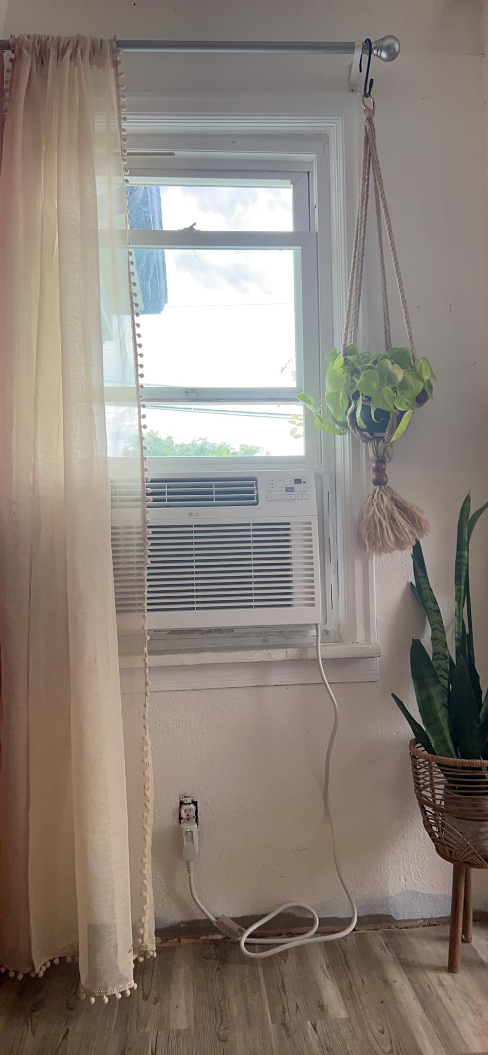 LG 14000 BTU Window Air Conditioners Remote Control WiFi Enabled App Ultra-Quiet Washable Filter Cools 700Sq.Ft for Large Room AC Unit air conditioner Easy Install White LW1521ERSM1 customer photo 2