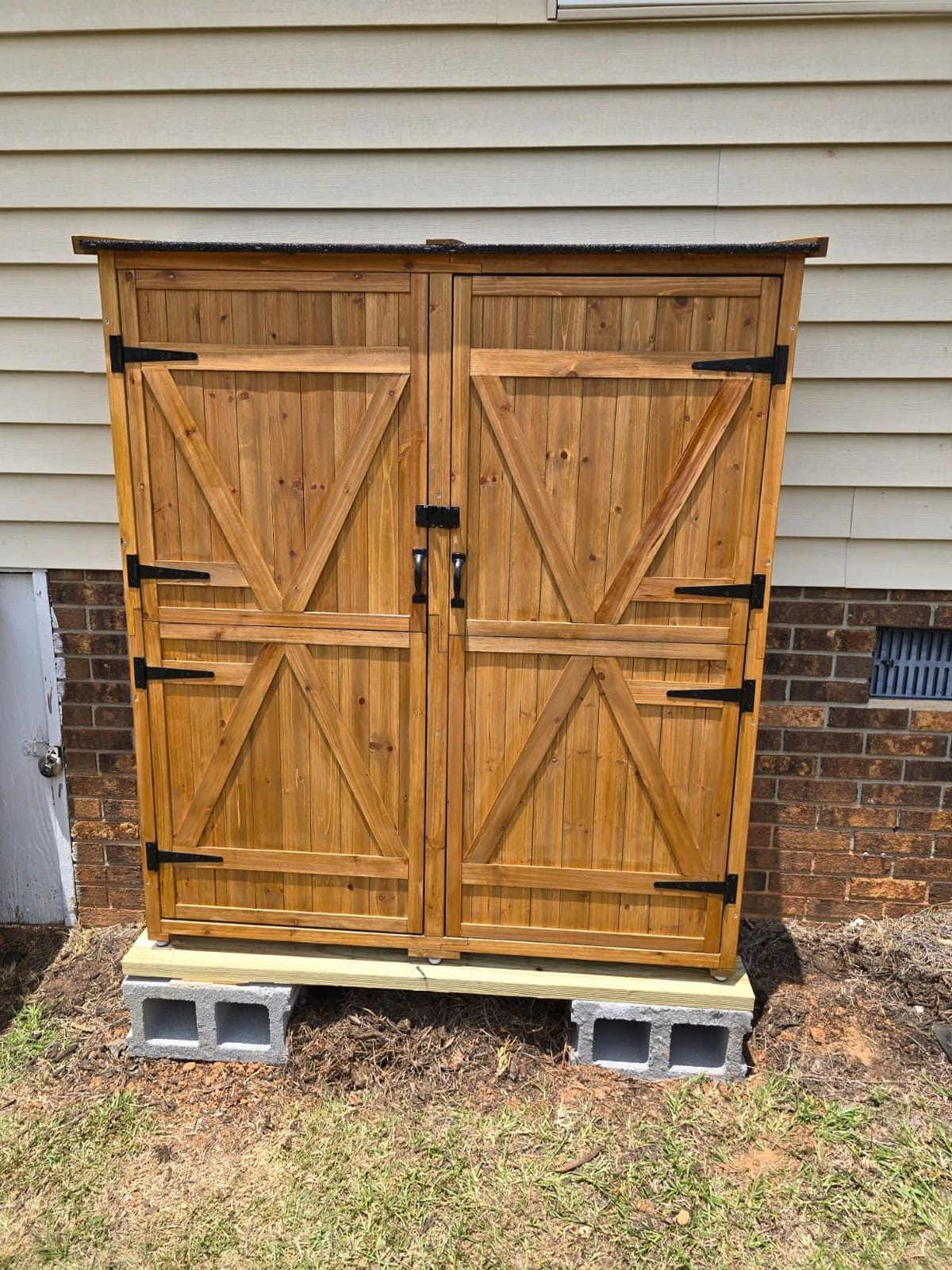 Gizoon Outdoor Storage Cabinet with 3 Shelves, Double Lockable Wooden Shed customer photo 1