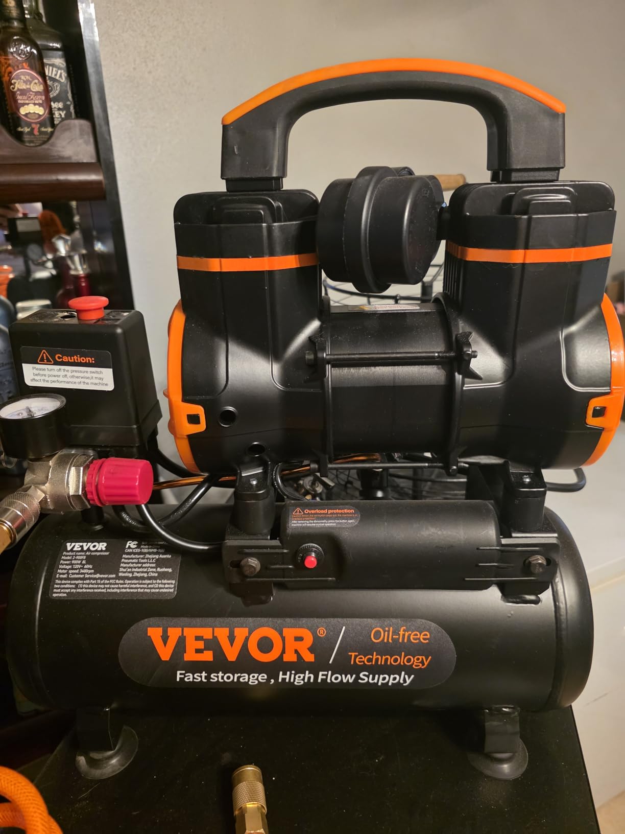 VEVOR 2.1 Gallon Air Compressor, 1.2HP 2.2 CFM@90PSI Air Compressors with Max. 116PSI Pressure, Oil Free Compressor Tank for Auto Repair, Tire Inflation, Spray Painting, Woodwork Nailing customer photo 1