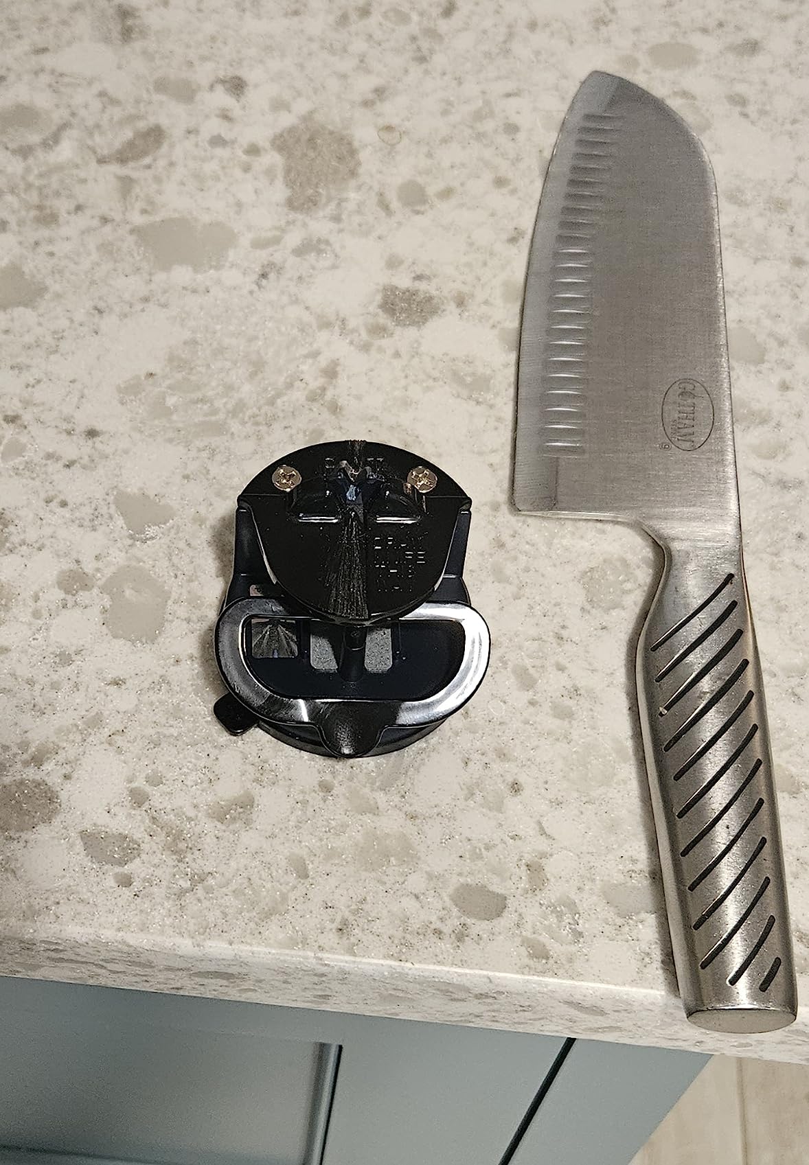 AnySharp – GLOBAL – Easy to Use, Hands Free Knife Sharpener - Red customer photo 1
