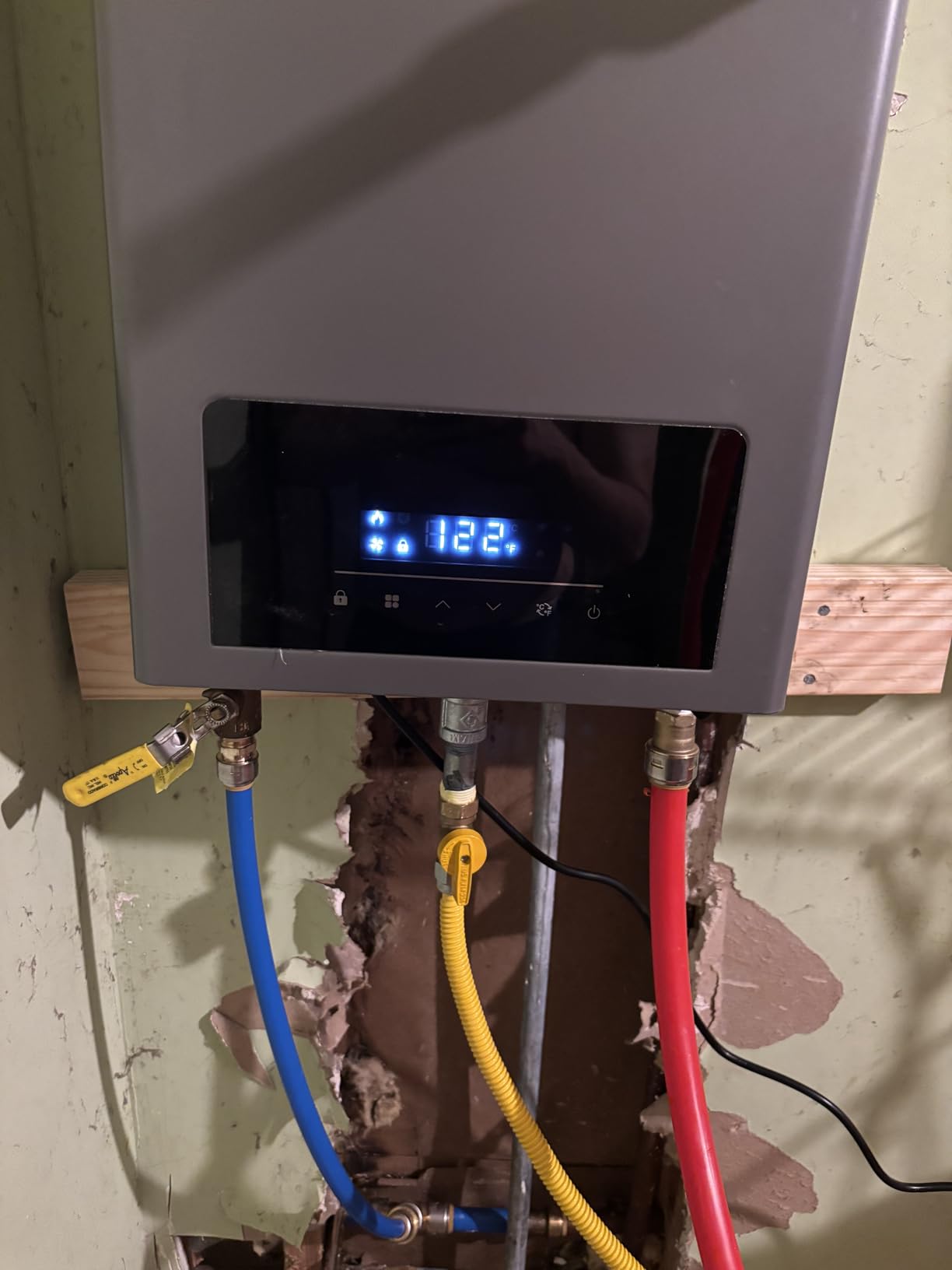 Ranein Natural Gas Tankless Water Heater, 4.3 GPM, 100,000 BTU, Indoor customer photo 2