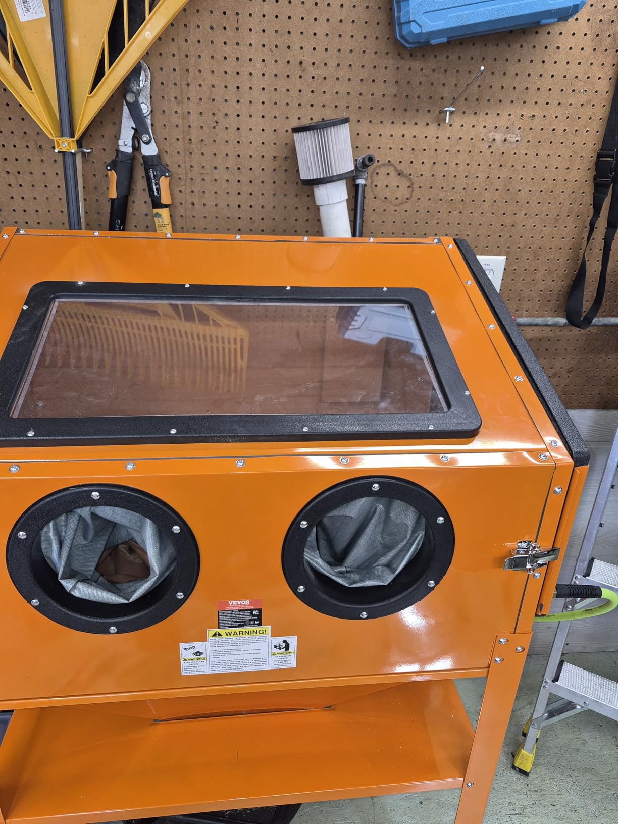 60 Gallon Sandblasting Cabinet, 40-120PSI Sand Blasting Cabinet with Stand, Heavy Duty Steel Sand Blaster with Blasting Gun & 4 Ceramic Nozzles for Paint, Stain, Rust Removal customer photo 1