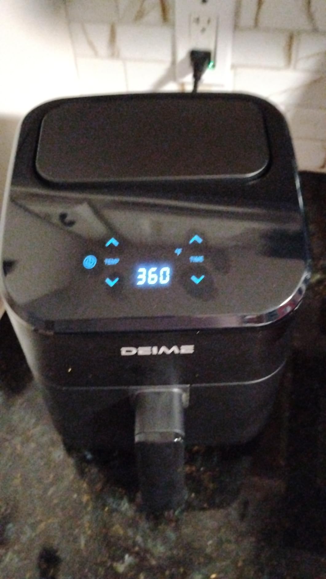 DEIME Air Fryer, Small Digital 3 Qt Airfryer Space Saving Compact, Bake, Reheat, Roasts for Quick Easy Meals, Mini Compact & Quiet, Nonstick & Dishwasher Safe Basket (Black) customer photo 1