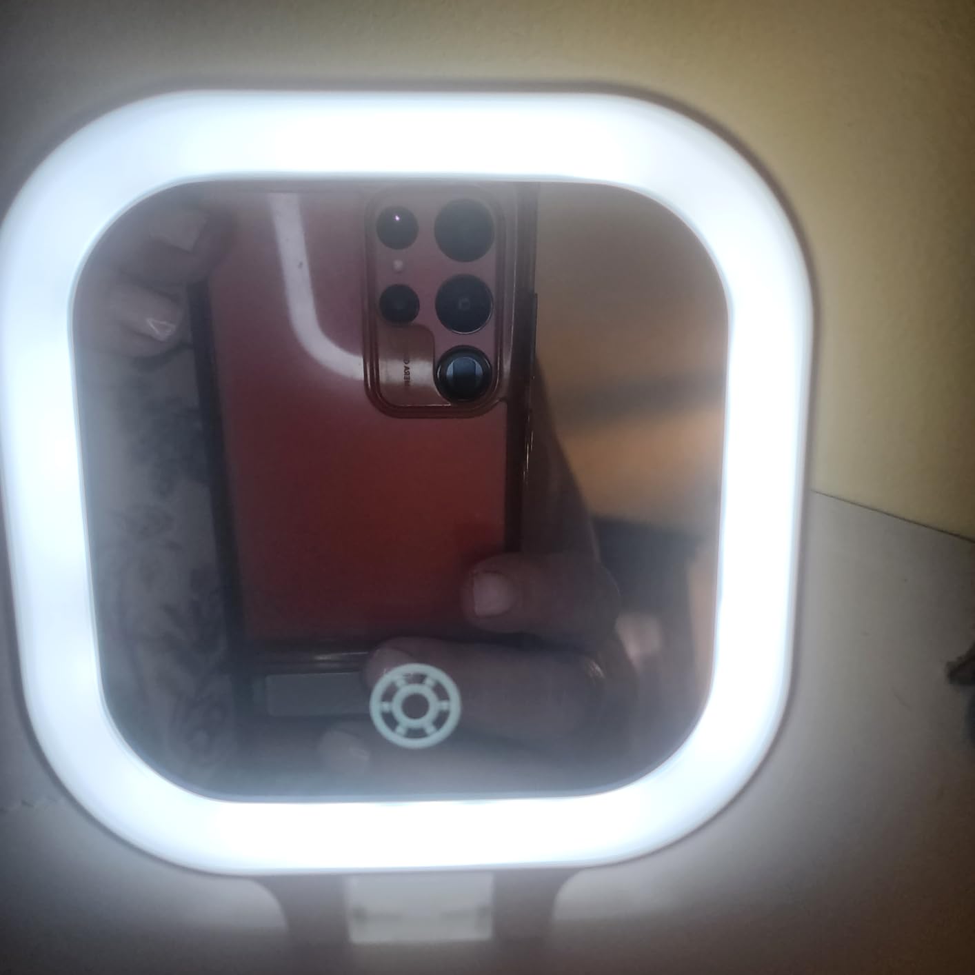 GOMIPURU Travel Mirror with Light, Compact Mirrors, 1x/30x Magnifying Mirror with 3 Color Lights and Adjustable Brightness, 4.5x3.9 inch Small Compact Hangable Hand Pocket Mirrors, Comes with Tweezer customer photo 1