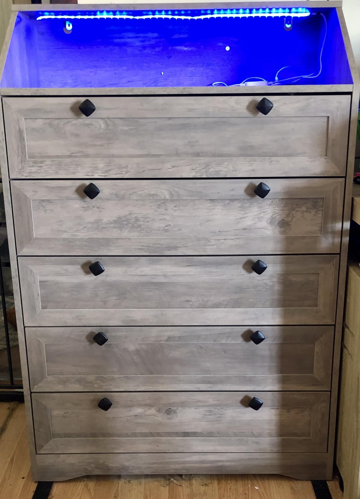 Wodeer Grey Dresser Tall 5 Drawer Dresser for Bedroom, Wood Chest of Drawers with LED Lights, Charging Station, Metal Handles, Modern Storage Cabinet and Organizer Drawers for Living Room, Hallway customer photo 2