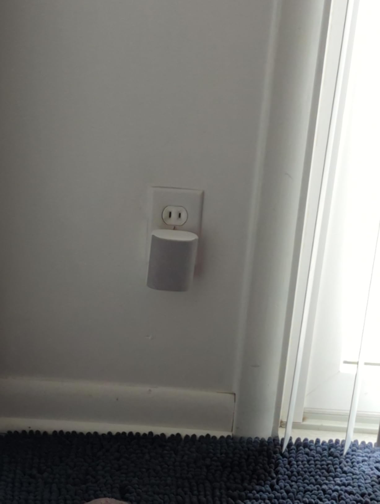Ring Chime — Enhanced audio for real-time alerts you can hear from anywhere, easy plug-in setup, simple wifi & Bluetooth connectivity, sleek design, White customer photo 1
