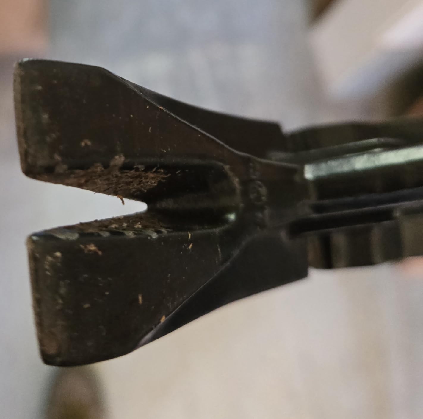 Klein Tools H80920S Smooth Face Framing Hammer with Straight Claw, 20-Ounce Forged Steel, Magnetic Nail Puller, and Extra-Large Squared Strike Face customer photo 1