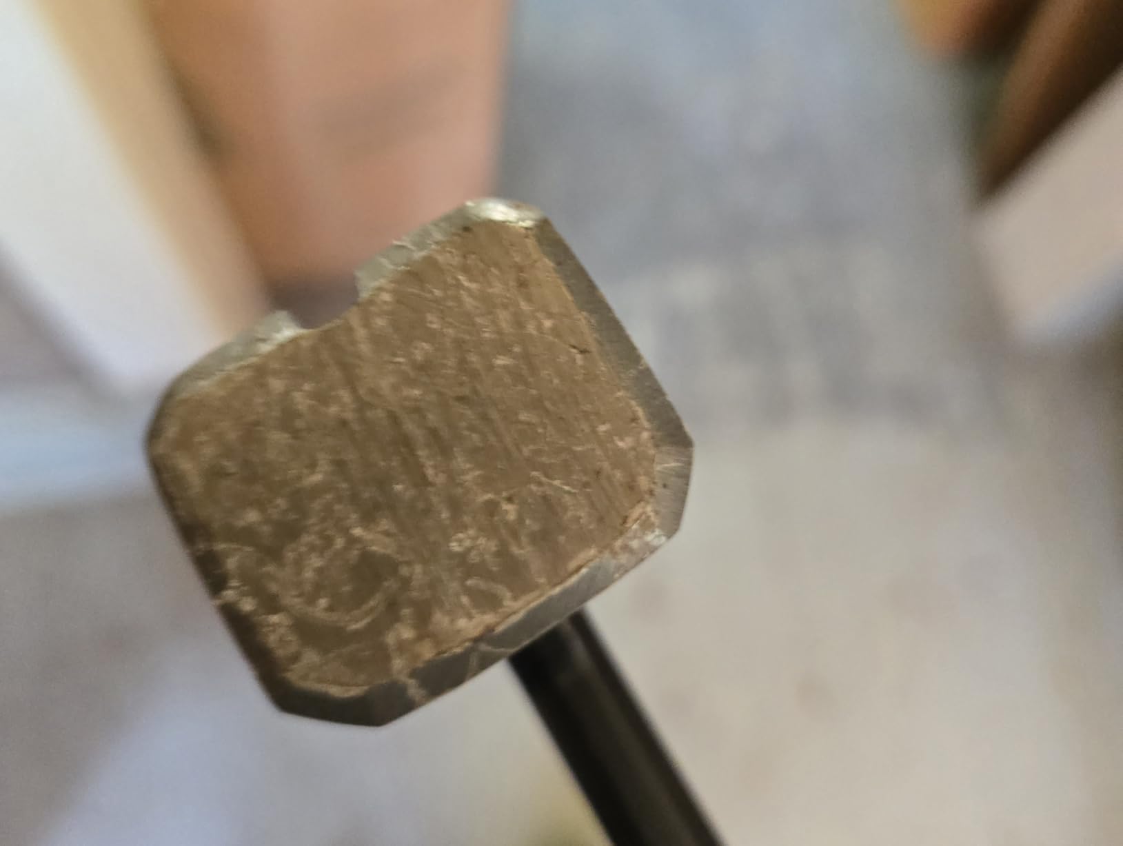 Klein Tools H80920S Smooth Face Framing Hammer with Straight Claw, 20-Ounce Forged Steel, Magnetic Nail Puller, and Extra-Large Squared Strike Face customer photo 2