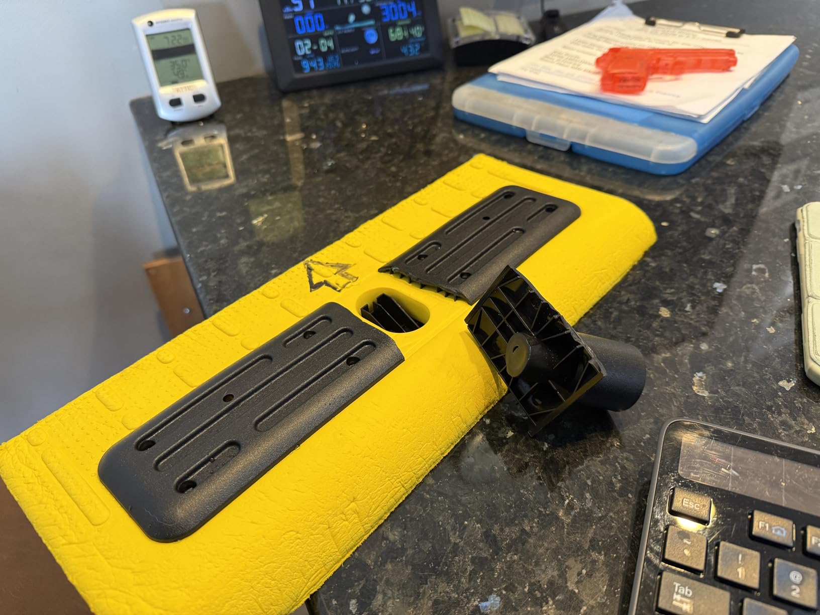 2025 Upgraded Never-Scratch SnowBuster,Snow Roof Rake,EVA Soft Foam Pad Snow Removal Tool,S-Shaped Design for House Roof,Solar Panels,Car Snow, and Leaves,Orange(24FT Telescopic Extension Pole) customer photo 1