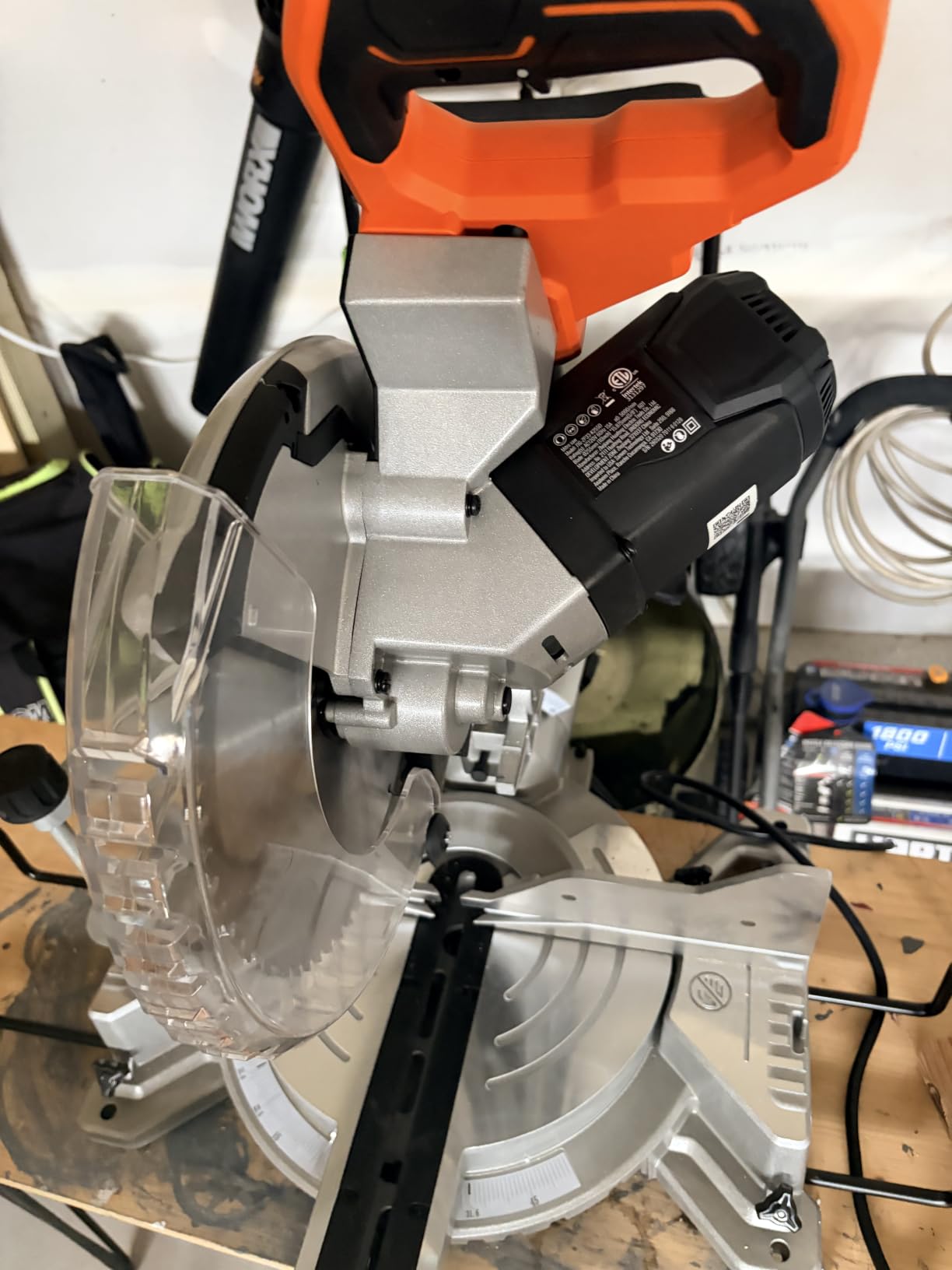 VEVOR Sliding Compound Miter Saw, 7-1/4 inch Blade, DC 18.5V Cordless Miter Saw, with LED Precision Alignment, Adjustable Angles, Battery and Charger Included, for Cutting Wood, Metals, Laminates customer photo 2
