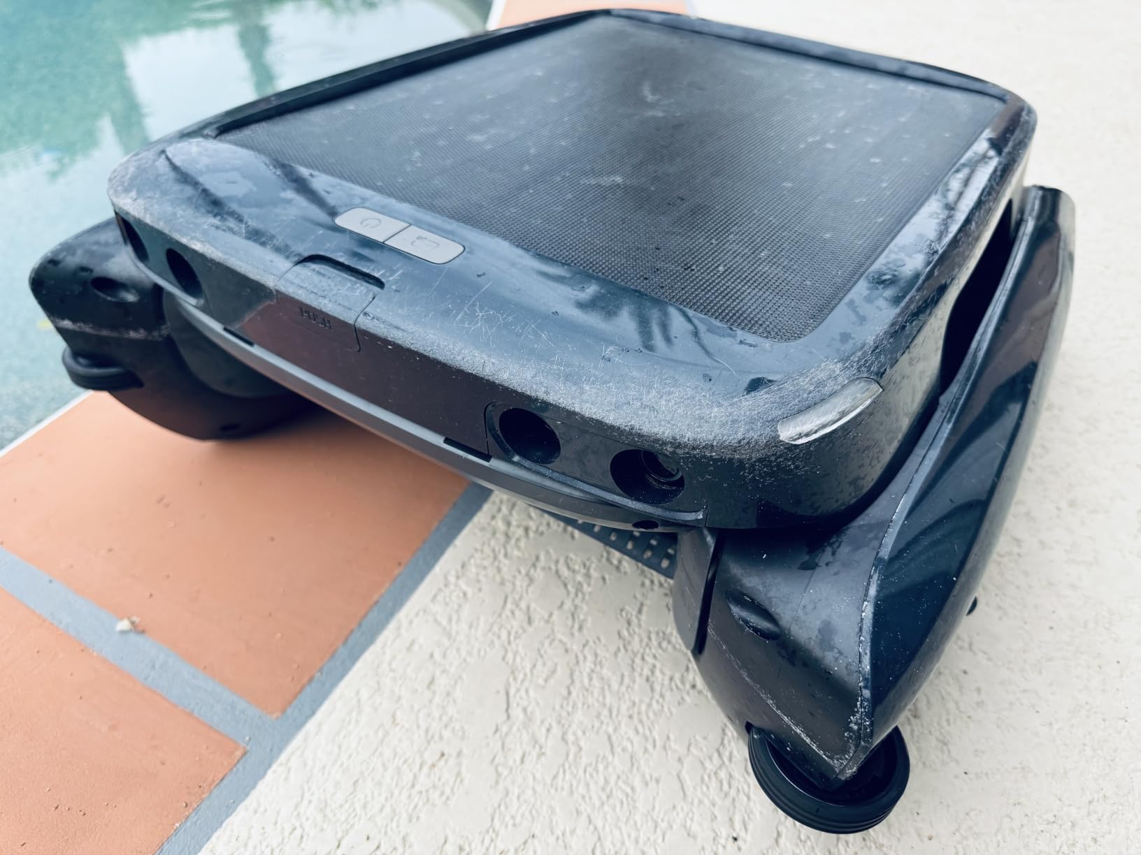 Beatbot iSkim Solar-Powered Robotic Pool Surface Skimmer with Included Fast Charger, 10000mAh Battery, 28-Hour Runtime, 9L Large Filter Basket, Smart Obstacle Avoidance, Auto Return, APP Control customer photo 2